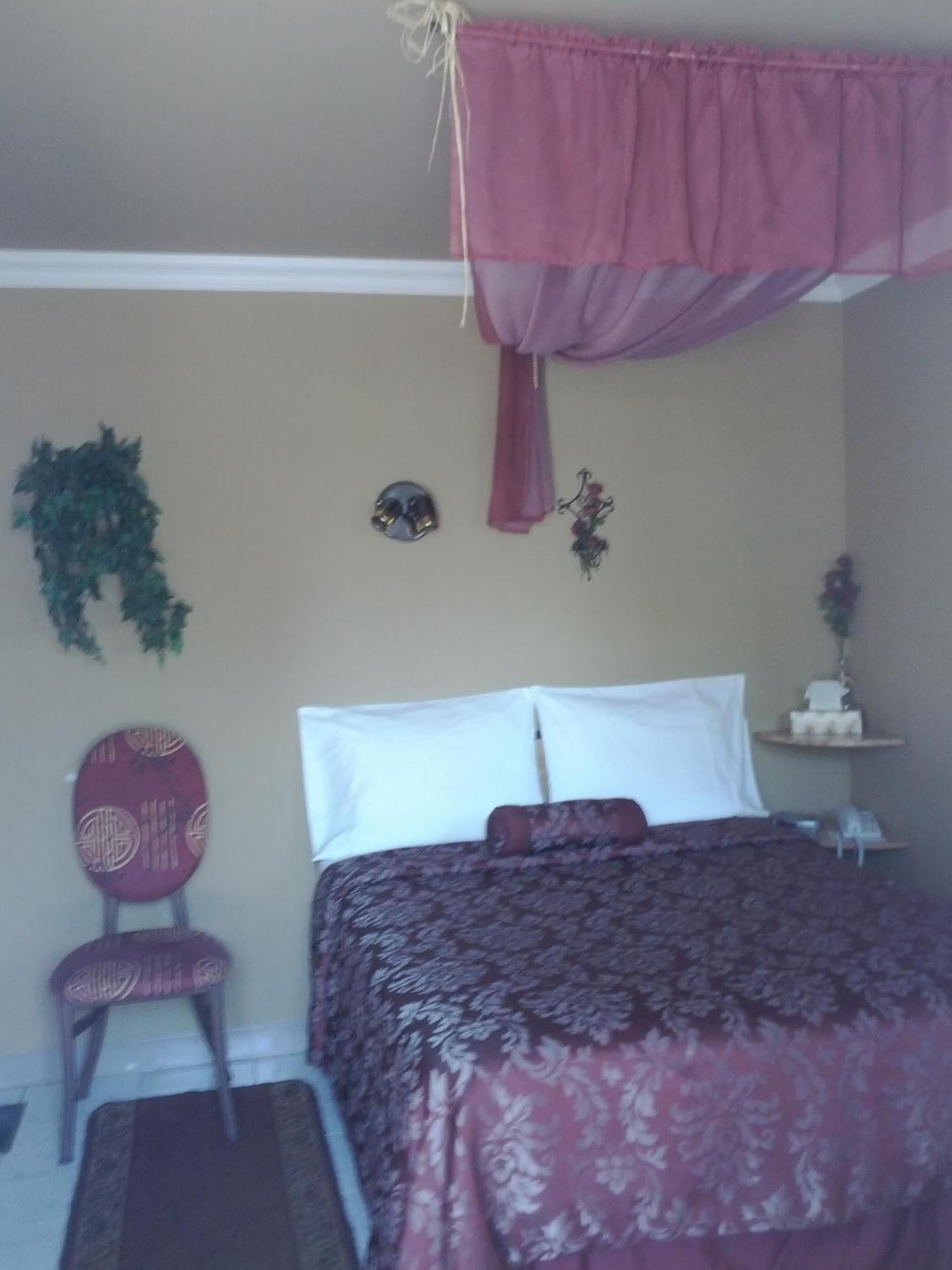 Motel Montgolfiere Jp Saint-Jean-sur-Richelieu Buitenkant foto