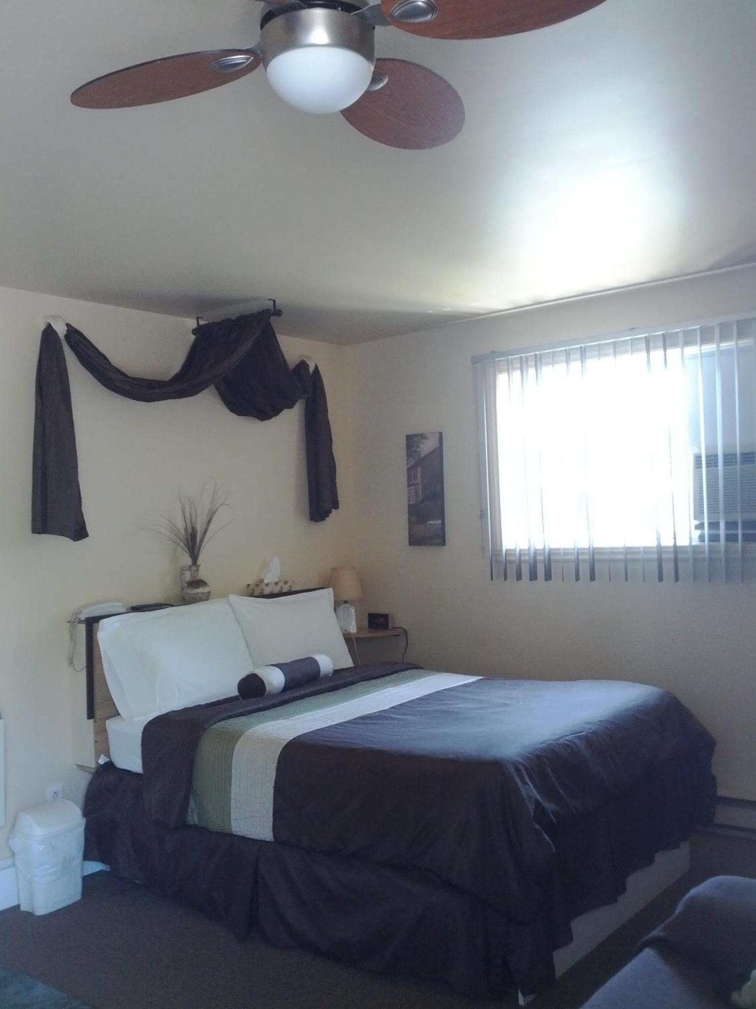 Motel Montgolfiere Jp Saint-Jean-sur-Richelieu Buitenkant foto