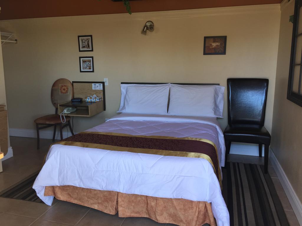 Motel Montgolfiere Jp Saint-Jean-sur-Richelieu Buitenkant foto