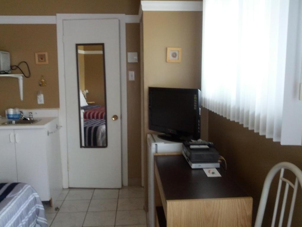 Motel Montgolfiere Jp Saint-Jean-sur-Richelieu Kamer foto